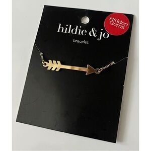 Hildie & Jo • NWT Gold Colored Arrow Bracelet